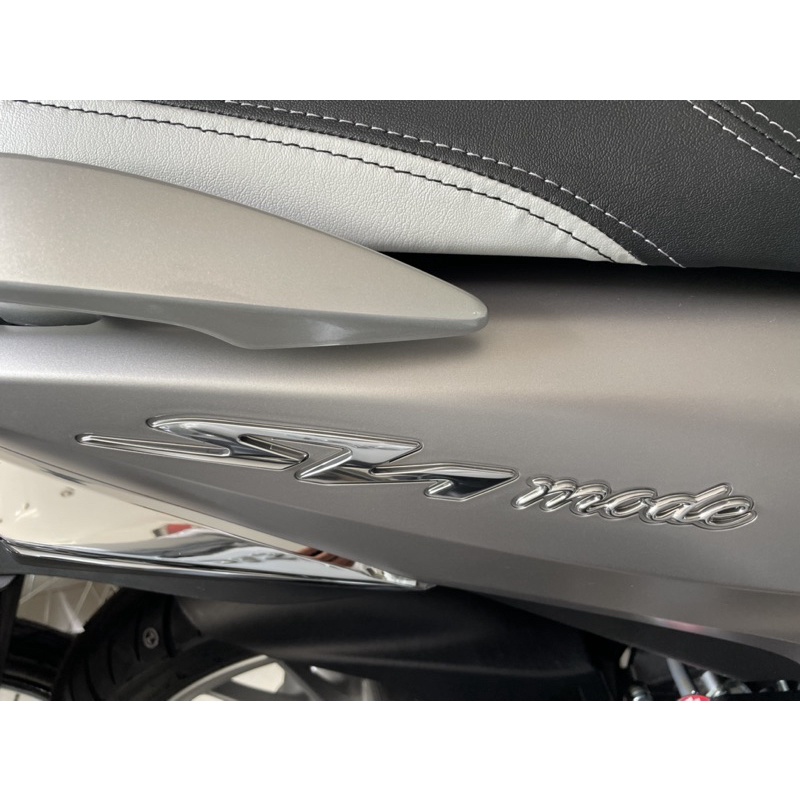 Tem xe máy honda SH mode 2020 đen trắng honda chữ nổi giá 1 bên