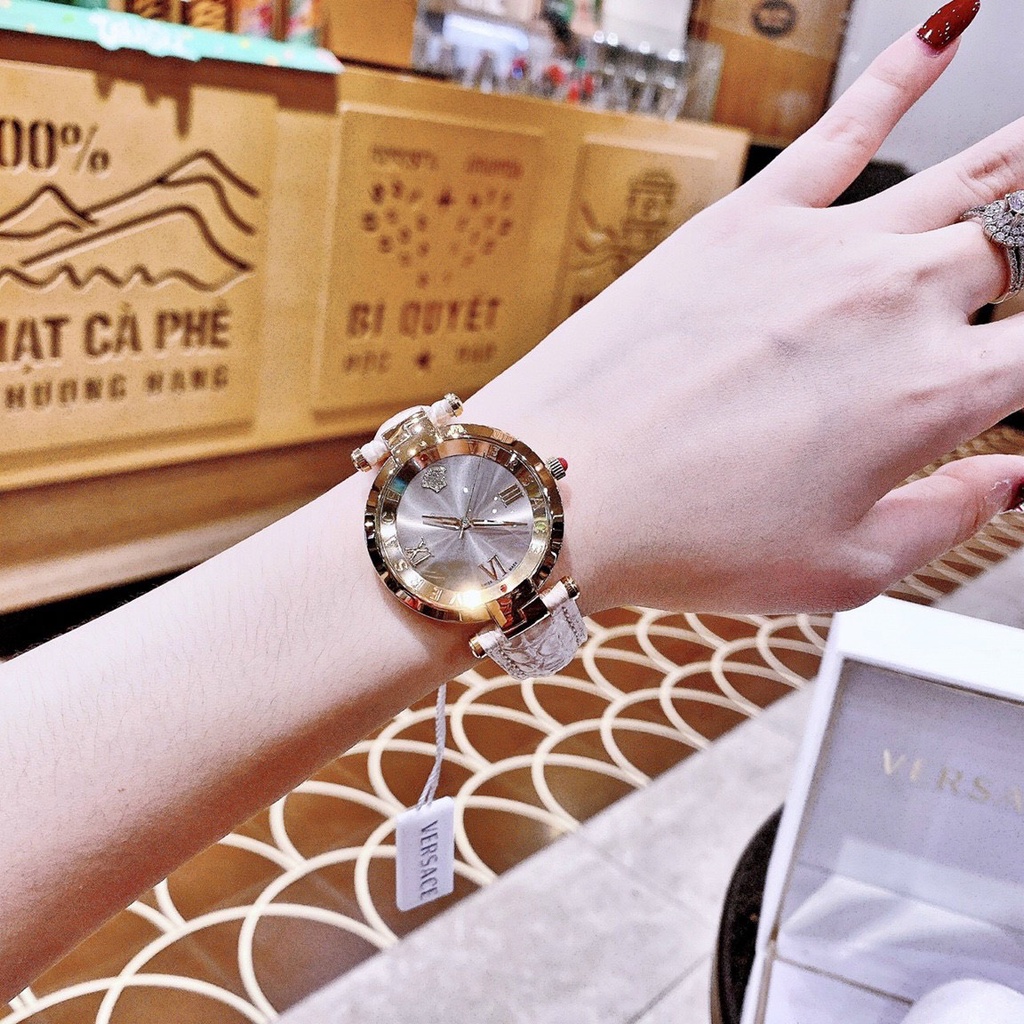 Đồng Hồ Versace Nữ Mã Đẳng Cấp Quý Phái mặt tròn dây da siz 35mm