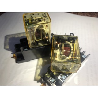 Rơ le trung gian 8 chân to 220V/ 10A/ Idec/ Japan.