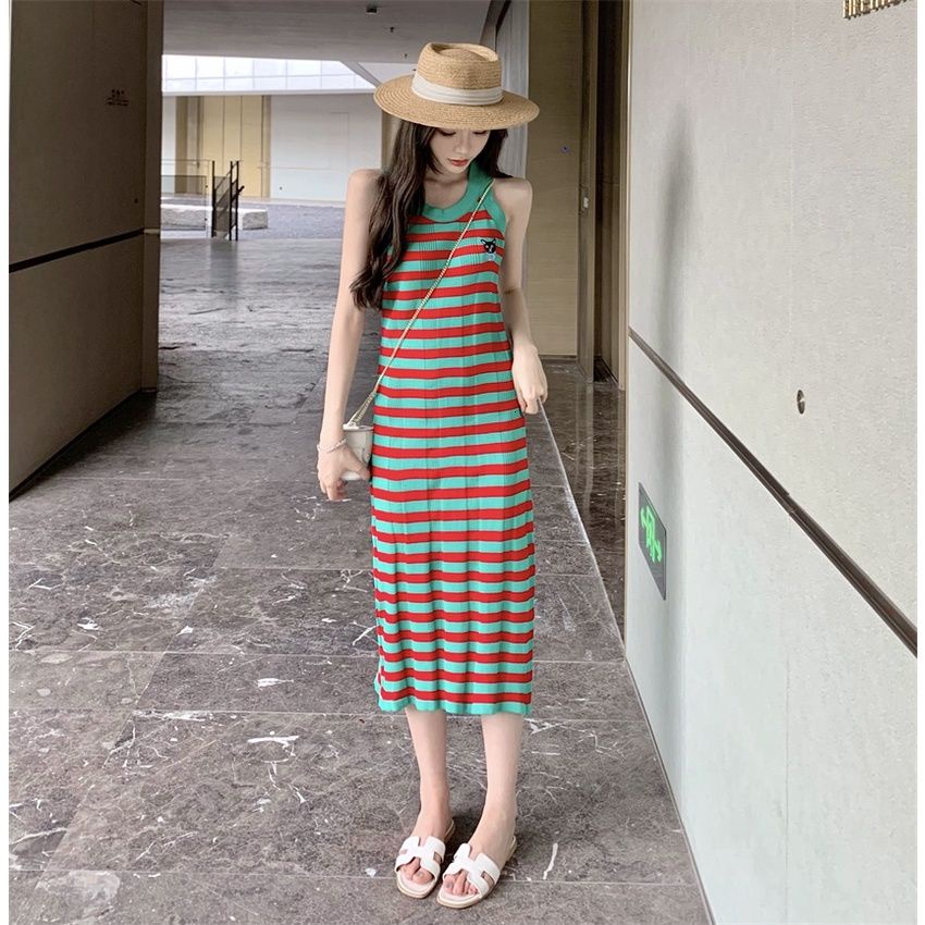 Đầm dệt kim dáng dài họa tiết kẻ sọc phối xẻ tà thời trang retro cá tính