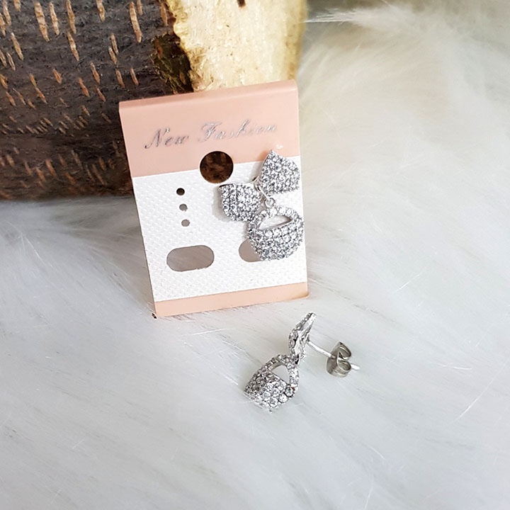 Bông tai cute dễ thương cho bé gái.