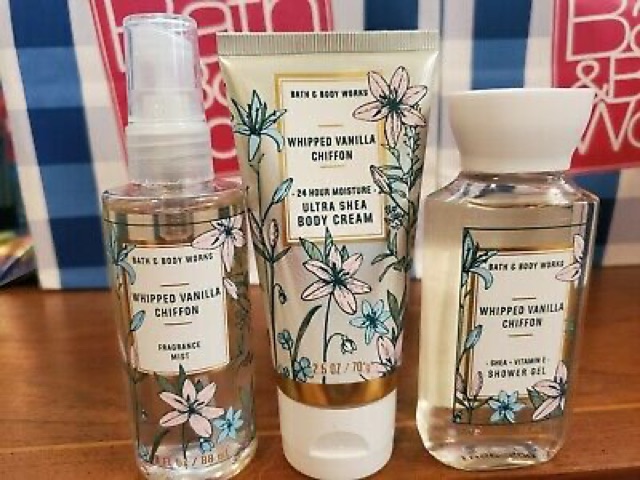 BST BOLD BLOOMS | Whipped Vanilla Chiffon | Bộ Sản Phẩm Tắm Lotion Xịt Thơm Toàn Thân Bath &amp; Body Works