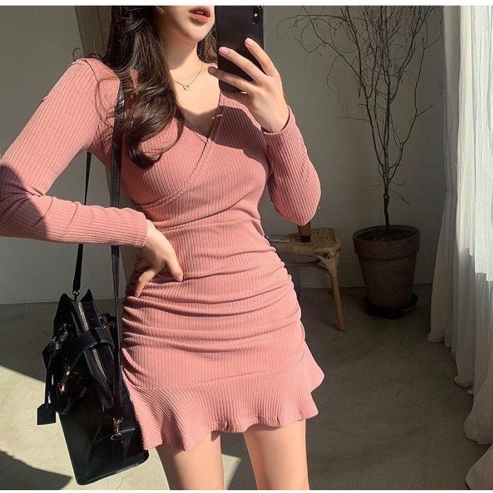 [Mã SKAMA06 giảm 8% tối đa 50K đơn 250K] Đầm hồng tay dài cổ đắp đuôi cá