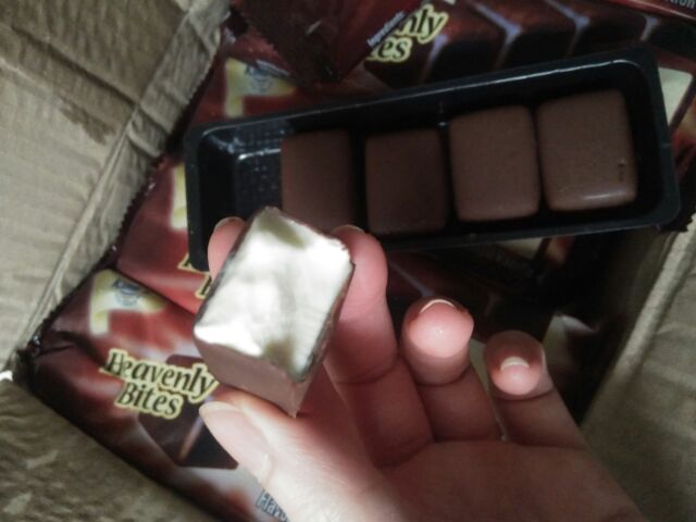 . Kem viên vani vỏ socola giòn Thái Lan 295k/thùng 30thanh