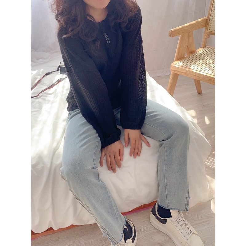 Quần jeans  xẻ vạt ống suông