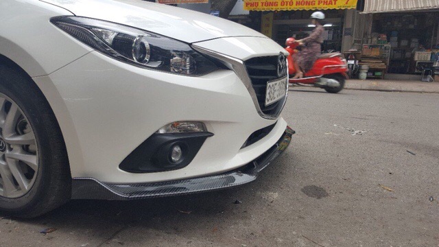 Líp trước mazda 3
