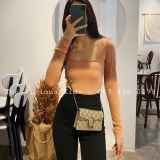 Áo Cổ Vuông Xỏ Ngón