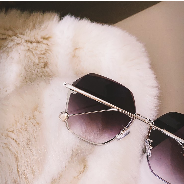 Kính mát gọng lớn chống tia UV thời trang sành điệu cho nữ