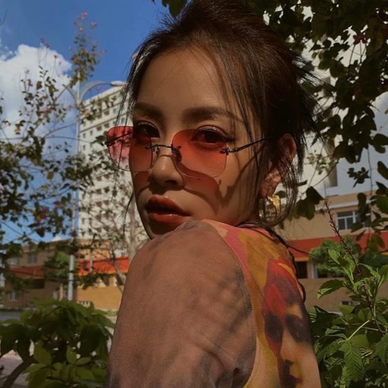 Kính râm nam nữ đẹp thời trang mắt vuông chống tia UV chống chói cao cấp Daisy Wanna Hang WHGM71