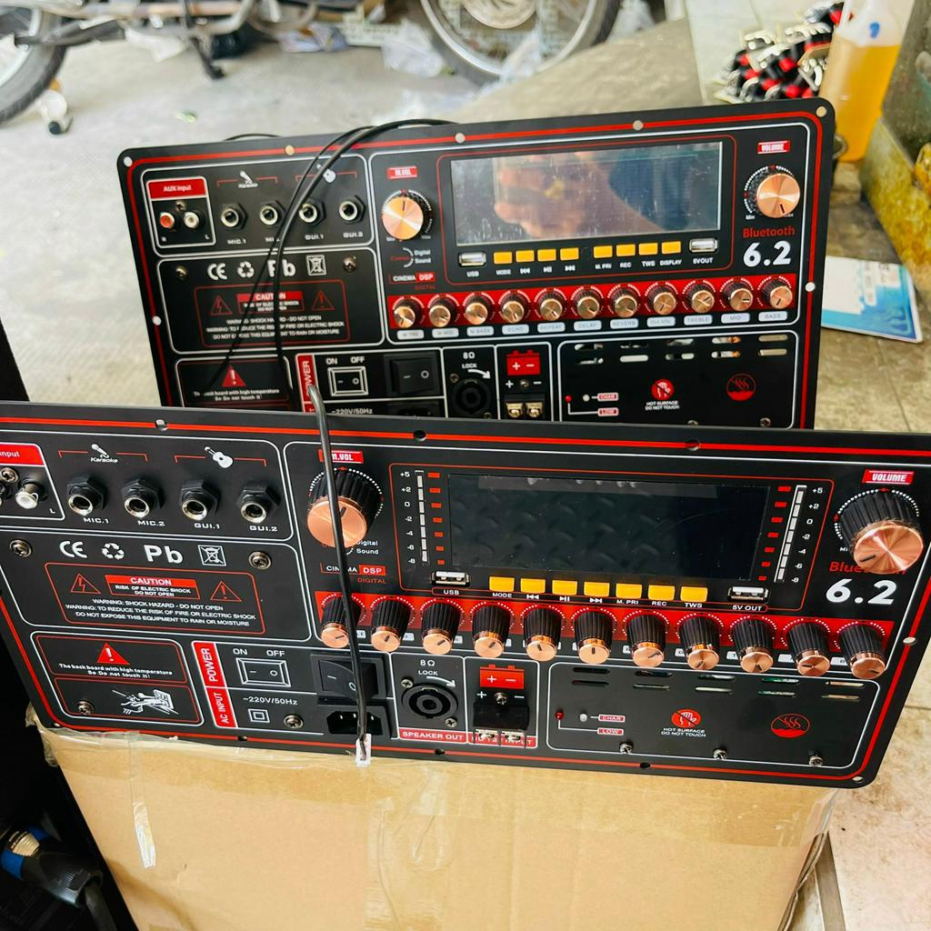 BO MẠCH KARAOKE T22 PRO 300W CÓ MÀN HÌNH LED CHÓP THEO NHẠC GỢN SÓNG NGUỒN XUYẾN ECHO REVERB CAO CẤP