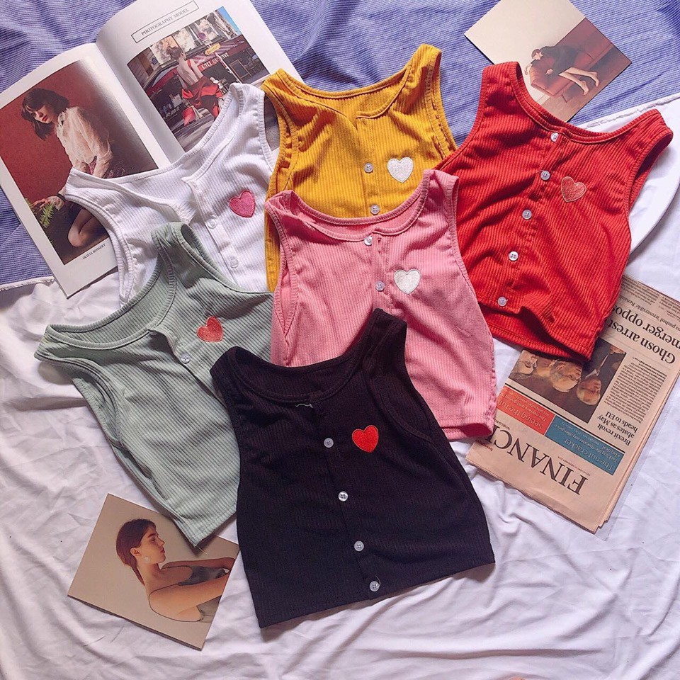 Áo croptop cài nút không tay thêu tim phong cách xứ sở Kim Chi