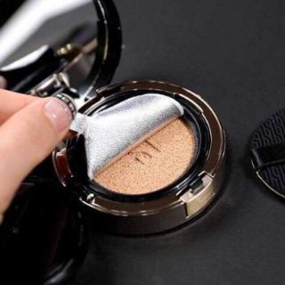 PHÂN NƯỚC HERA BLACK CUSHION .