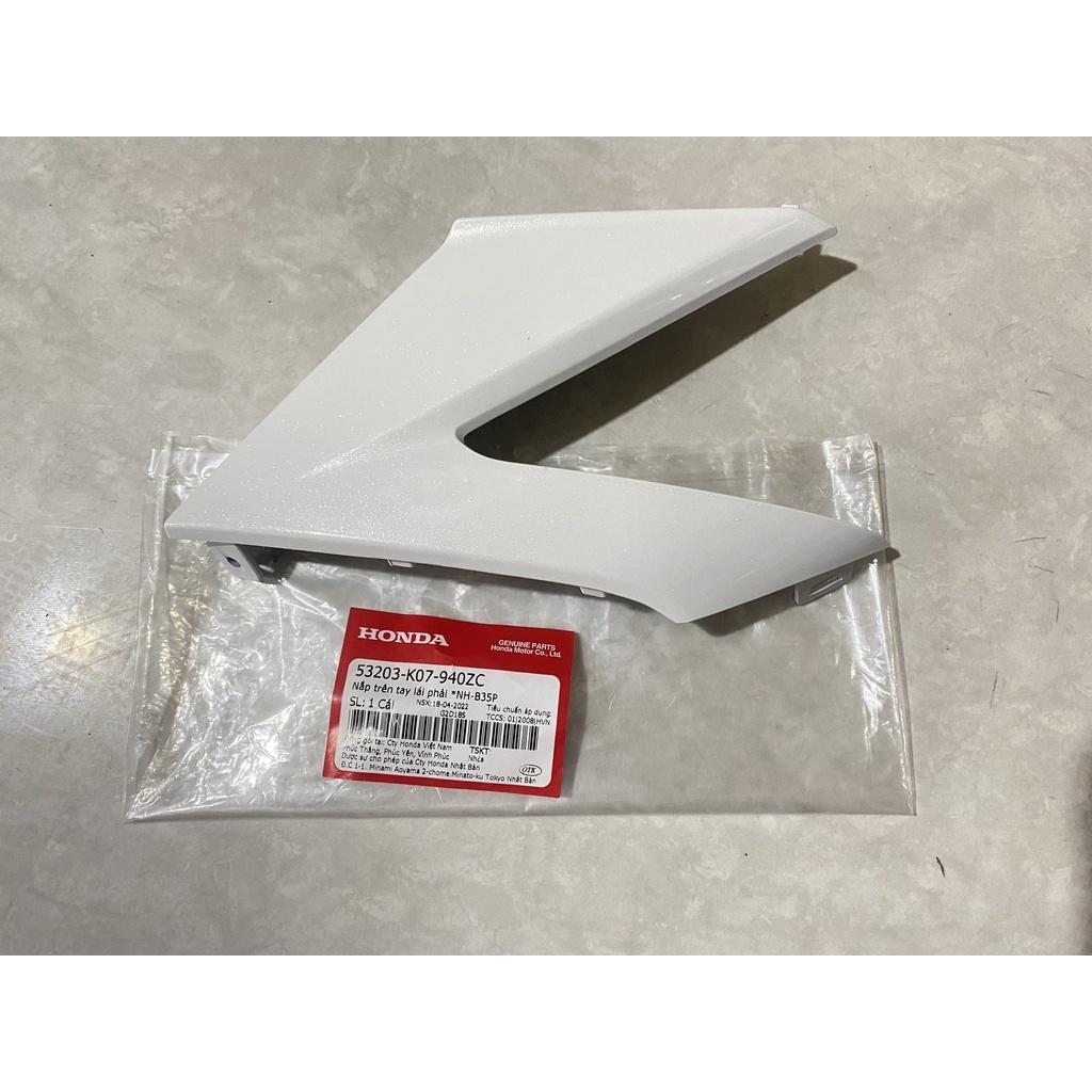 Nắp trên tay lái phải HONDA WAVE RSX110 năm 2012 màu Trắng. (53203K07940ZC)