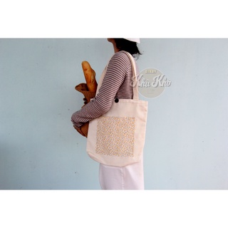 TÚI TOTE HANDMADE NỀN XANH ĐEN MIX HOA NHÍ