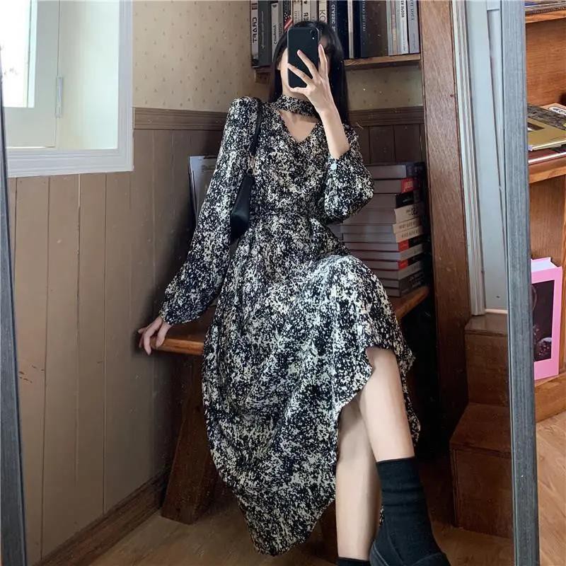 Đầm tay dài cổ chữ V in hoa kiểu Pháp cổ điển | BigBuy360 - bigbuy360.vn