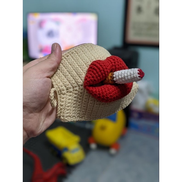 khẩu trang móc len đôi môi hot trend