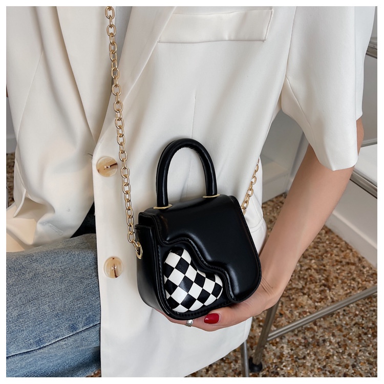 Túi đeo chéo dáng vuông nhỏ phối dây xích thời trang 2022 cho nữ