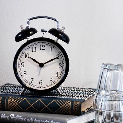 Đồng hồ báo thức cổ điển DEKAD IKEA