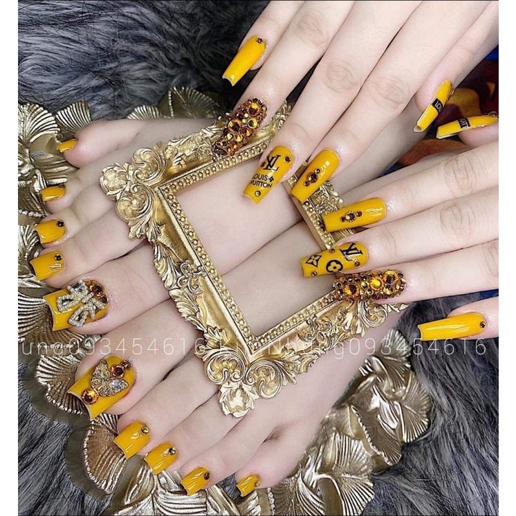 Cham nail gắn móng- hương nguyễn