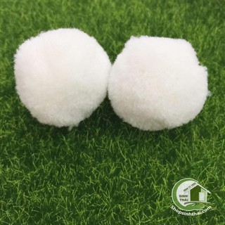 Ba cục bông len màu trắng