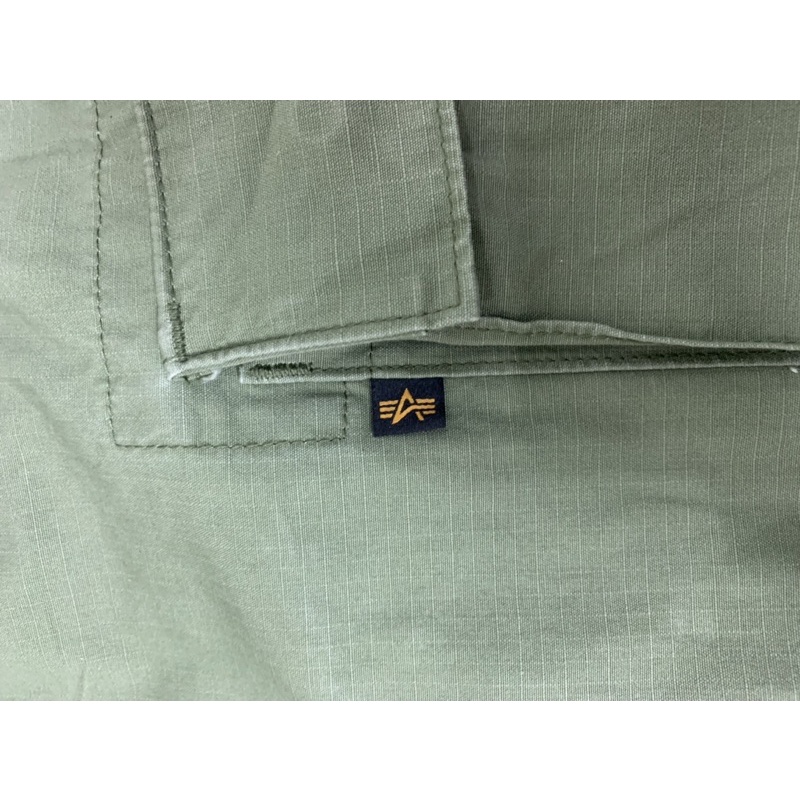 Quần túi hộp Alpha Industries