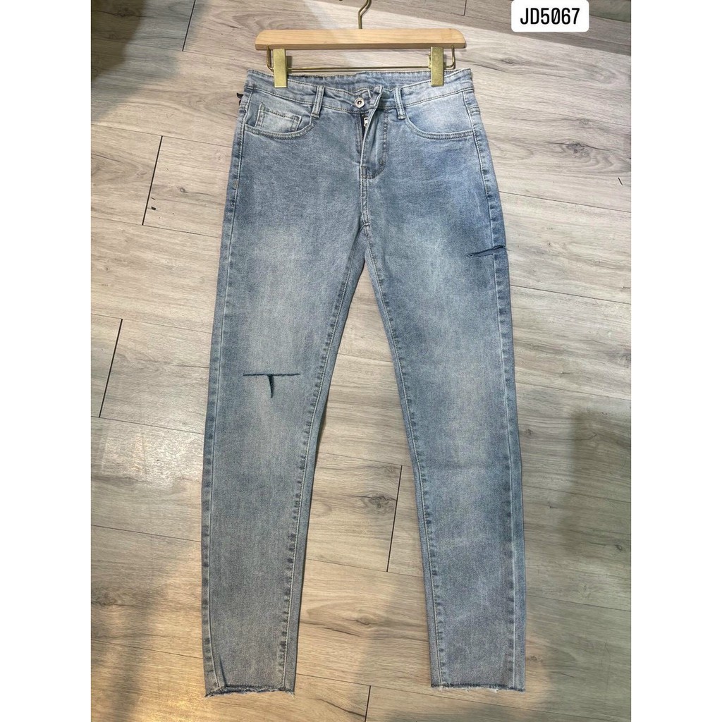 Quần jean nam xanh cao cấp rách gối chất bò co dãn mẫu mới nhất AHFASHION MS5067 | BigBuy360 - bigbuy360.vn