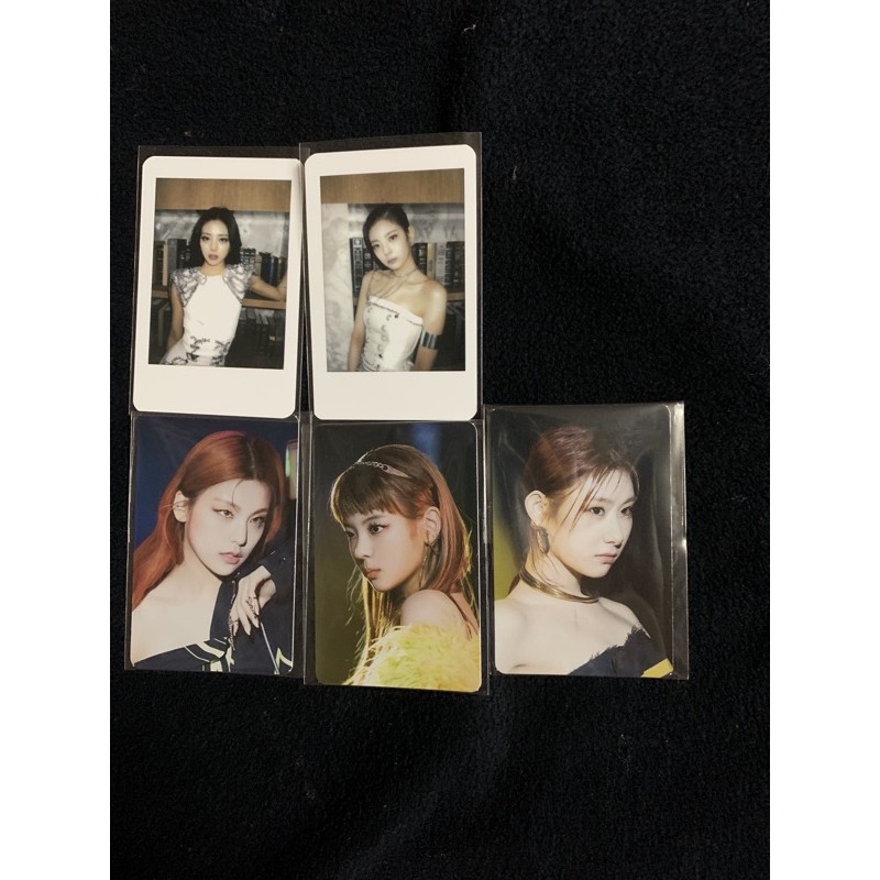 Hình ảnh Photocard ITZY-GUESS WHO ( Gift webside)