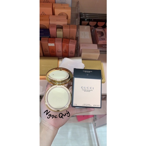 Phấn phủ Gucci Poudre De Beauté sang chảnh kèm túi lụa