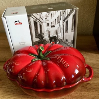 Âu sứ cà chua, bí ngô staub