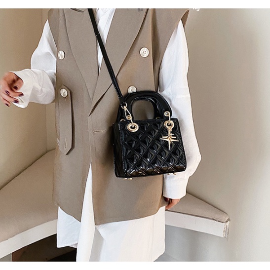 Túi Xách Tay Tráng Bóng Thời Trang Diana Phom Cứng Xịn