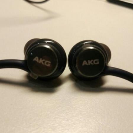 Tai nghe akg  FREE SHIP   tai phone samsung S8 chính hãng, âm thanh xuất sắc, dây bọc dù rất chắc chắn, chống rối