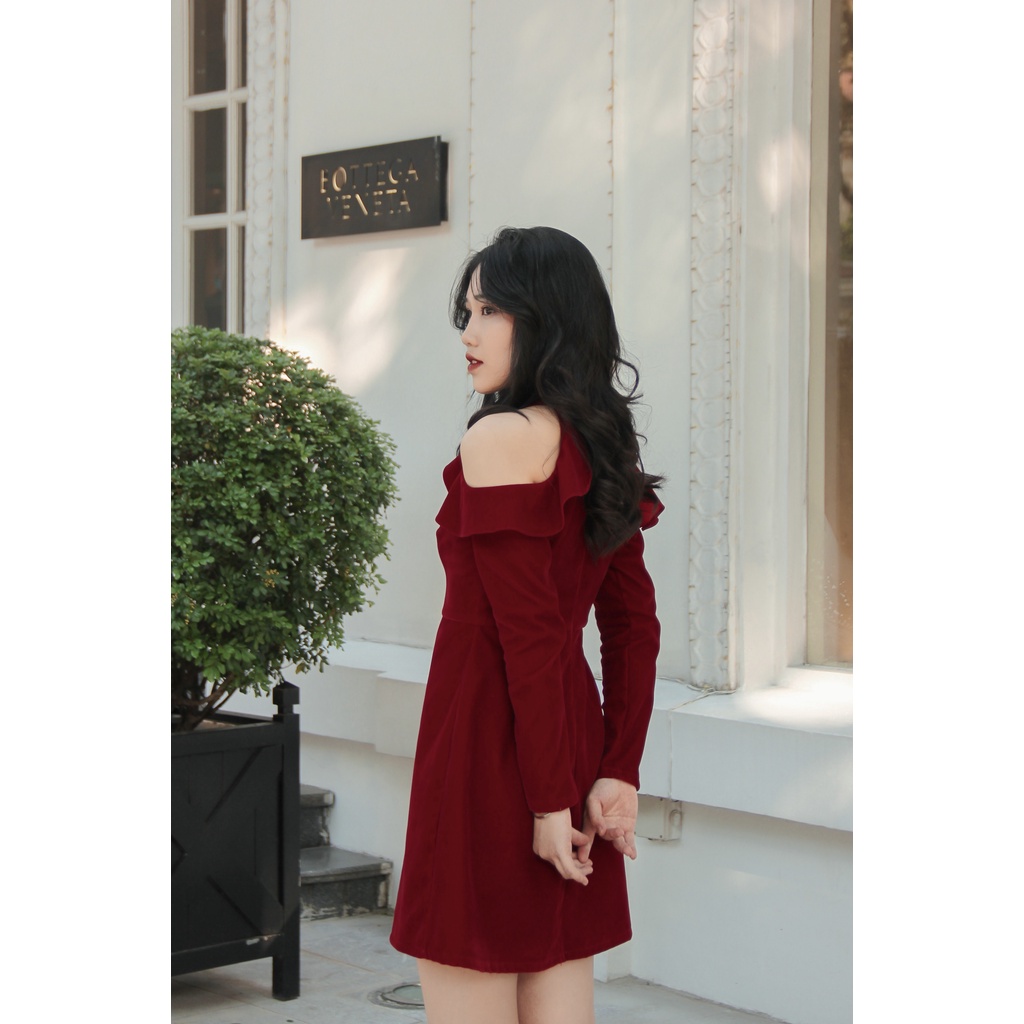 Váy nhung đỏ hở vai dáng ngắn có lớp lót đi chơi đi tiệc | BigBuy360 - bigbuy360.vn