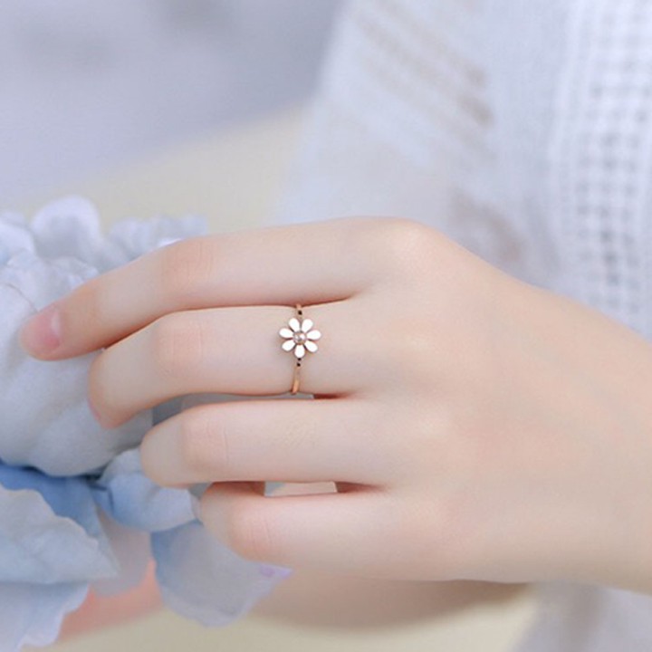 NHẪN TITAN HOA CÚC MÀU HỒNG CỰC XINH KHÔNG ĐEN - tặng hộp đựng nhẫn xinh xắn