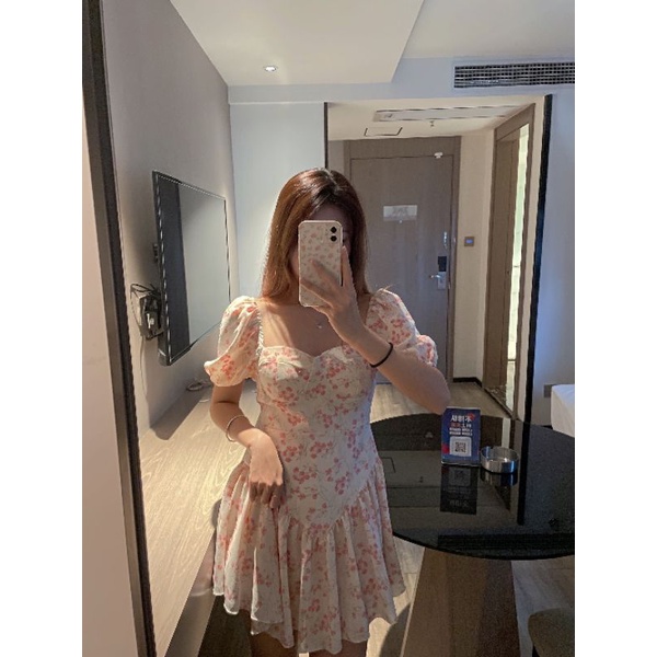 Đầm công chúa tay phồng hoạ tiết hoa