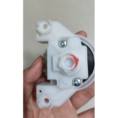 phao áp lực máy giặt đa năng ba chân