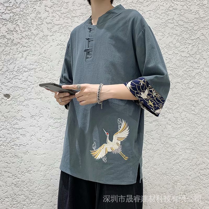 Áo nam tay ngắn thêu hình chim hạc trẻ trung