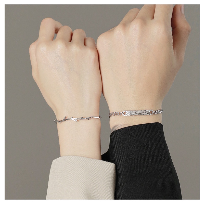 Vòng Tay Thép Titan Mạ Vàng 18K Thời Trang Cho Cặp Đôi