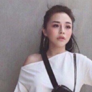 Váy lệch vai