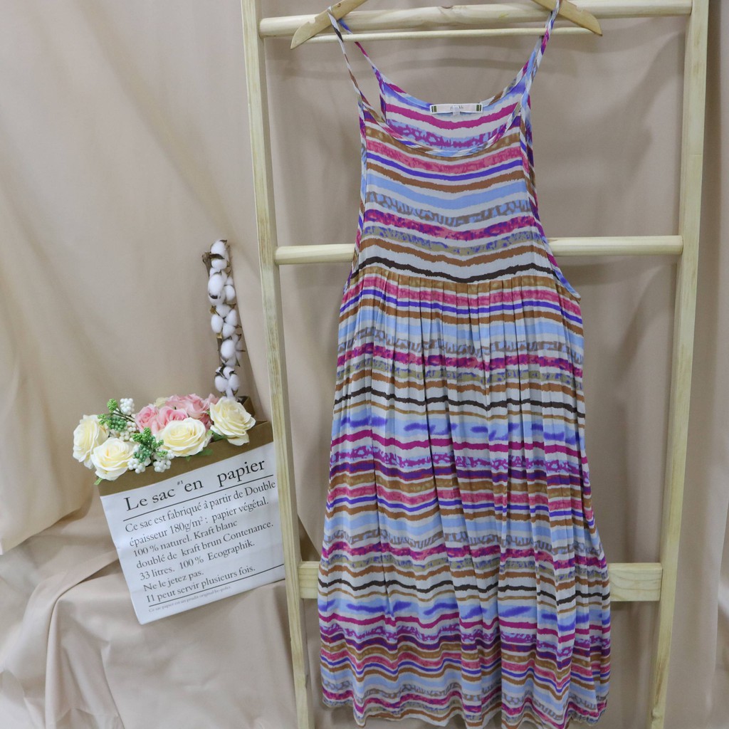 Váy yếm của Pink Adobe