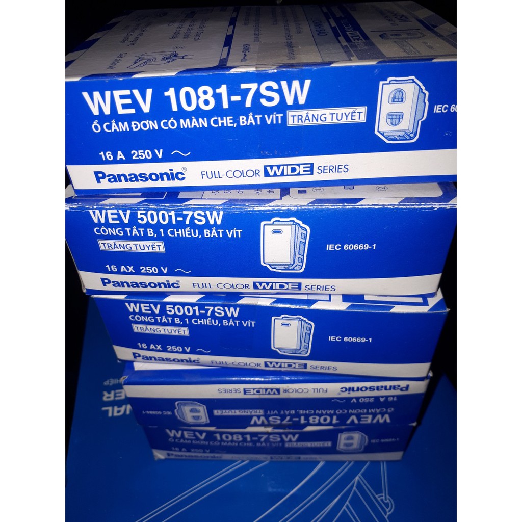 Hạt công tắt panasonic WEV5001-7SW và WEV5002-7SW