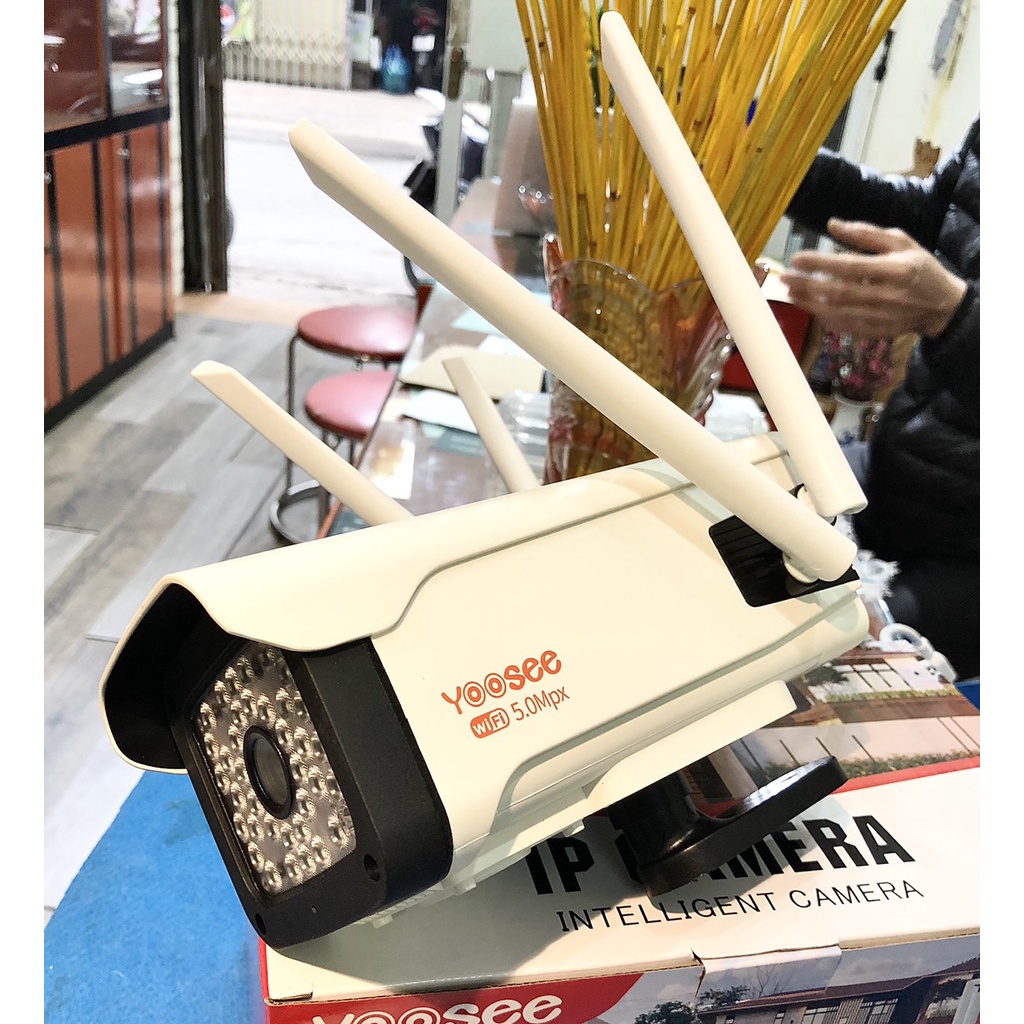 Camera Yoosee ngoài trời thân xoay 4 râu 48 led 5.0Mpx siêu nét,chống nuớc, xoay 180 độ,xem đêm có màu,bảo hành 12 tháng