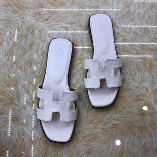 Hermes viền đinh