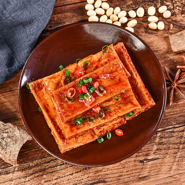 Đậu phụ khô cay ăn liền Bà Dì 1 gói 26gr đồ ăn vặt Sài Gòn vừa ngon vừa rẻ | Dacheng Food