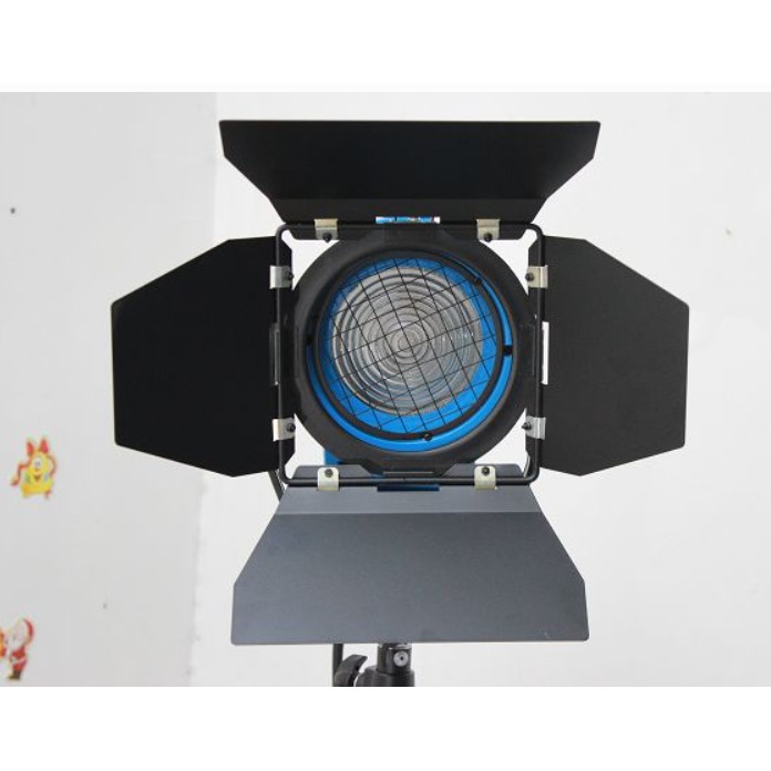 Đèn spotlight 650W giá rẻ