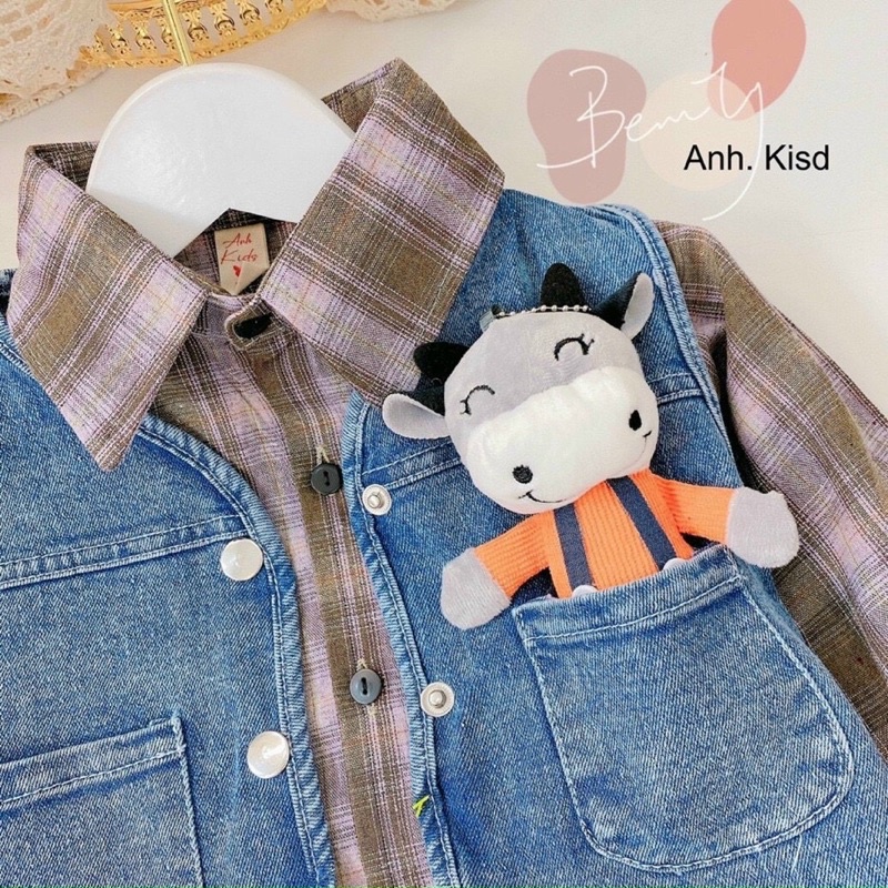 Set áo sơ mi sọc caro kèm áo jeans ghile và quần dài kaki cho bé trai