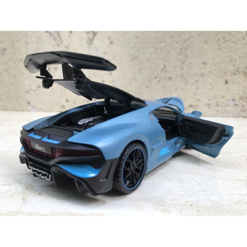 Mô hình xe ô tô Bugatti DIVO 1:32