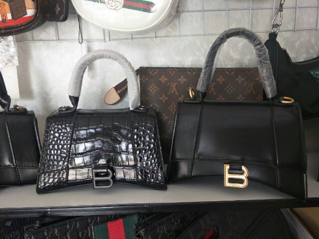 Túi Balen cia hàng full box,  ảnh chụp thật