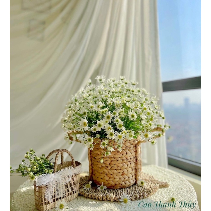 Giỏ cói kèm nơ ren trắng trang trí decor đi chơi size 18cm hàng có sẵn