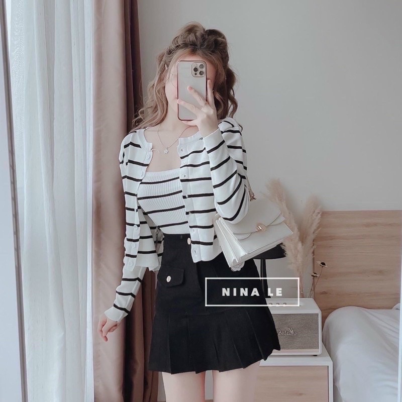 Set áo len tăm gồm áo hai dây mix cùng cadigan khuy cài hoạ tiết kẻ ngang