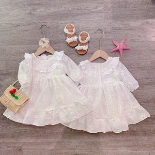 Váy trắng đuôi cá viền ren bé gái